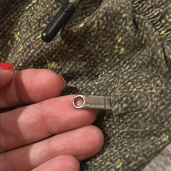 Lululemon Athletica Green Athletic/swim Shorts Lightweight Performance. Small - Picture 7 of 9